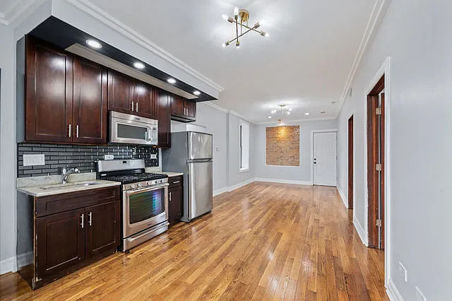 3100 W 39th Pl #2R — Photo 3