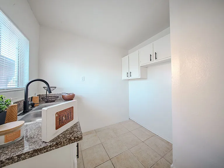 1335 Junipero Ave — Photo 4