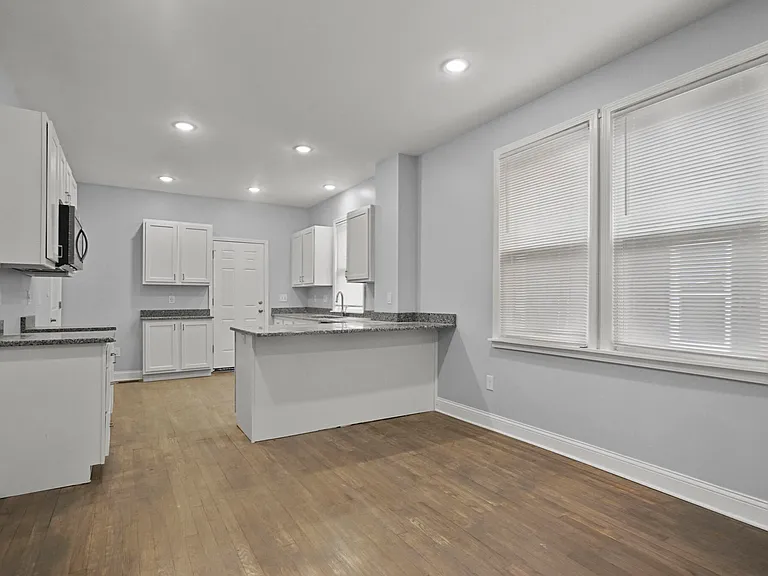92 W Philadelphia St #LOWER — Photo 16