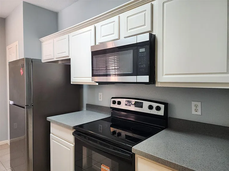 2255 Braeswood Park Dr #272 — Photo 7