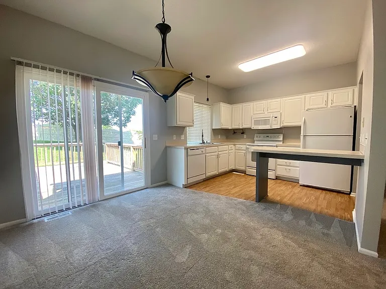 15418 Camden Ave — Photo 4