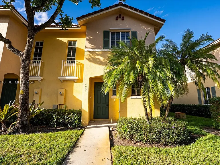 6051 SW 19th Pl — Photo 25