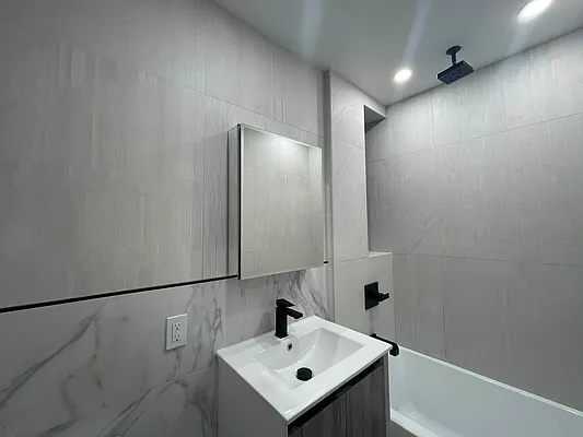 Rented by Tapiro Realty | media 14