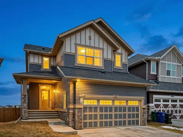 37 N Kingsbury Close SE, Airdrie, AB T4A 0R3