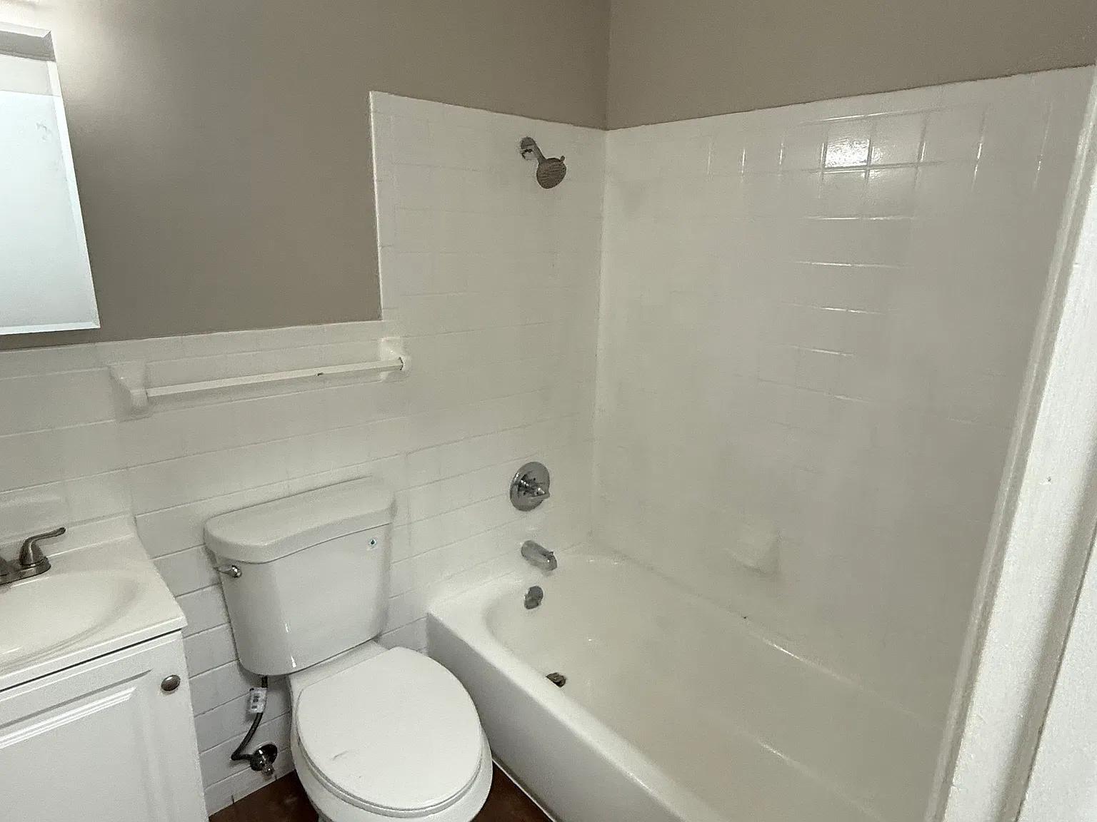 1 bed, $930 — Photo 2