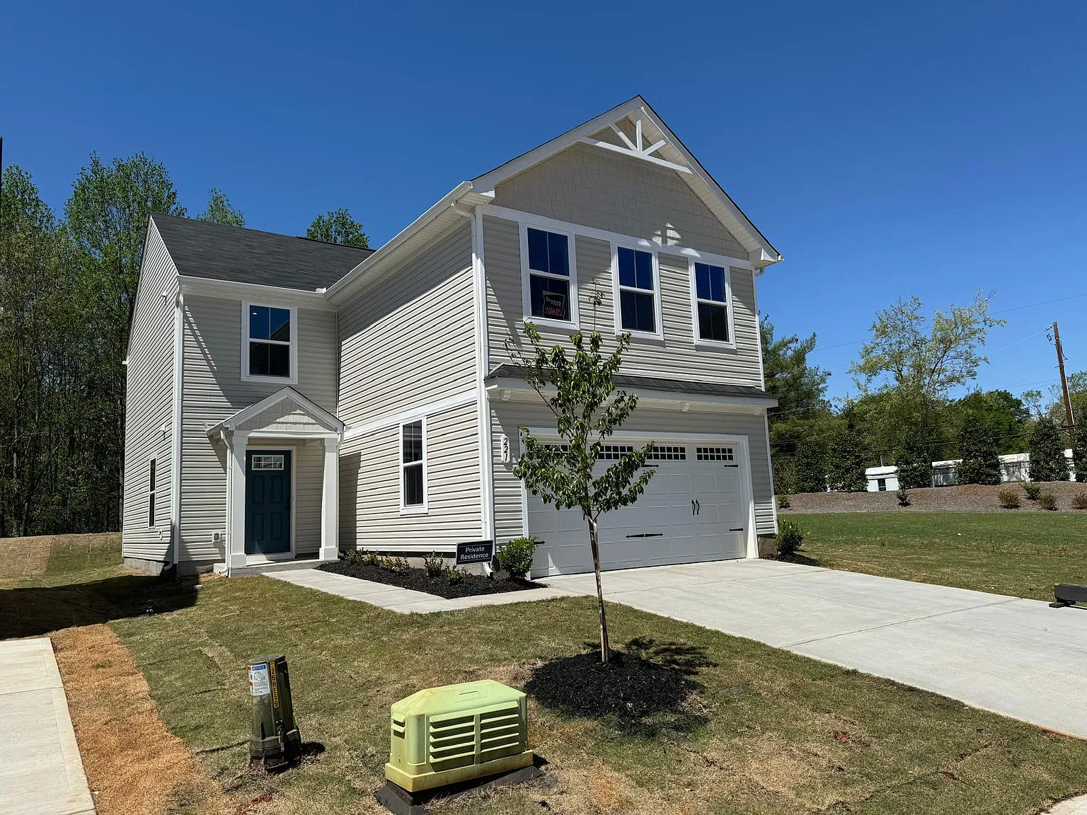 4 bed, 2.5 bath, 1900 sqft, $2,050 — Photo 4