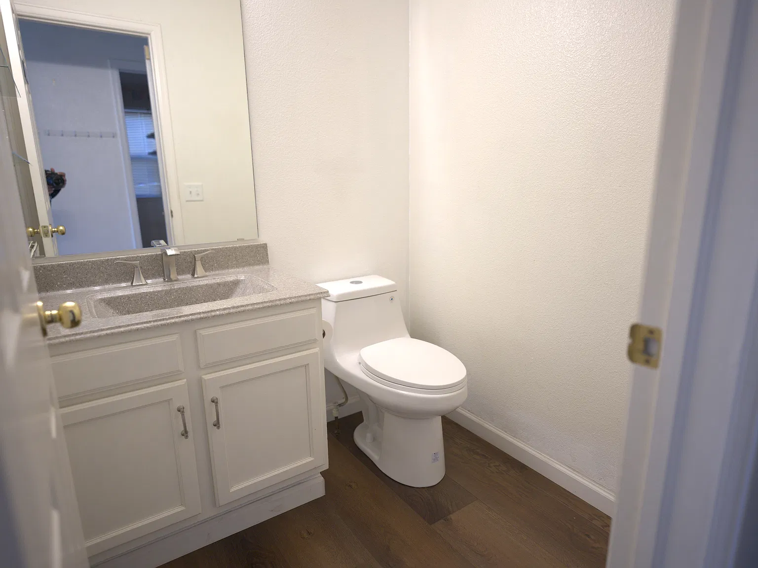 3 bed, 2.5 bath, 2170 sqft, $3,500 — Photo 2