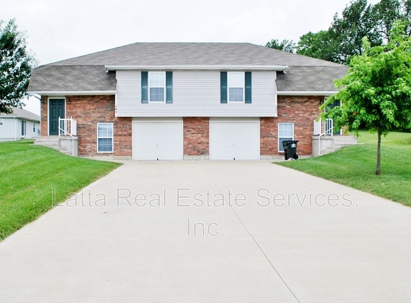 1st image of 505 NW Mill Ct