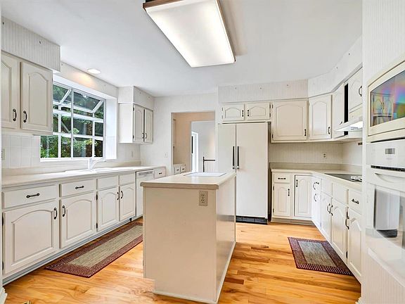 5th image of 14137 Baywood Villages Dr