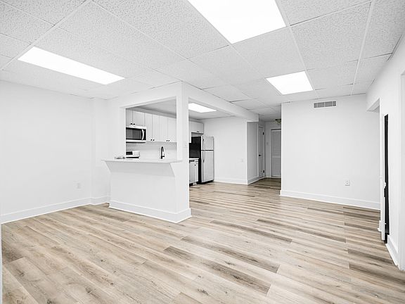 4th image of 104 Jefferson St APT 1