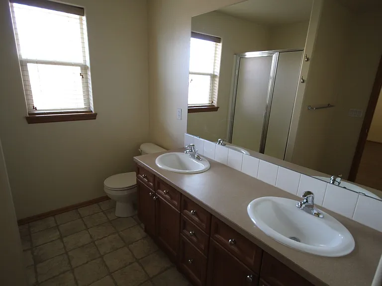 3243 SW Juniper Ave — Photo 9