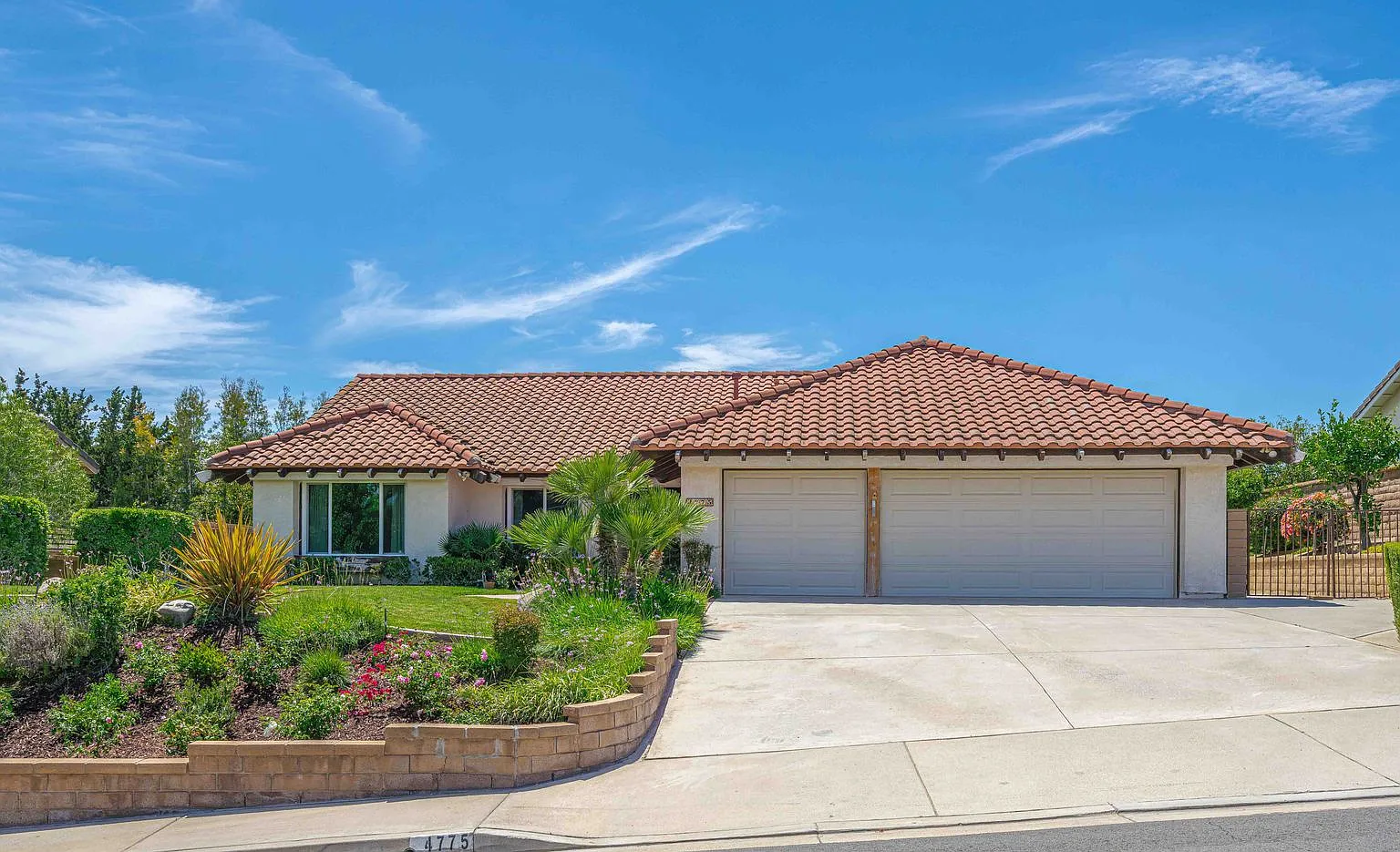 Move-In Ready Yorba Linda Home Featuring New Kitchen, Flooring & Primary Bath — Photo 1