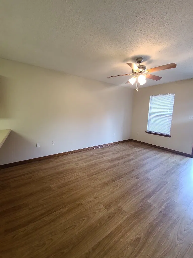 124 Patton Street — Photo 2