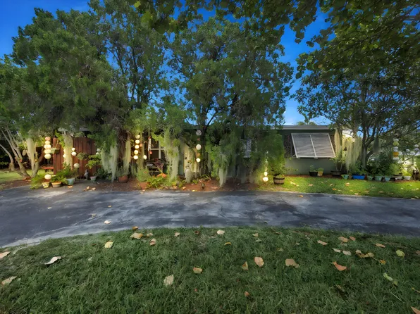 5737 Basil Drive, West Palm Beach, FL 33415