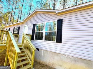 42 Chivalry Ln, Ball Ground, GA 30107