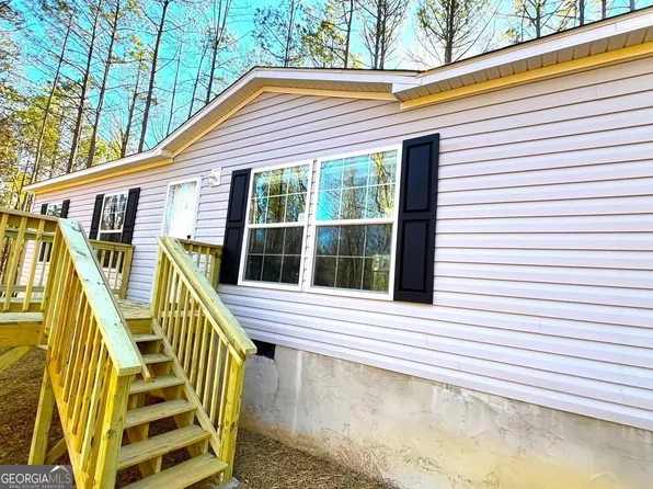 42 Chivalry Ln, Ball Ground, GA 30107