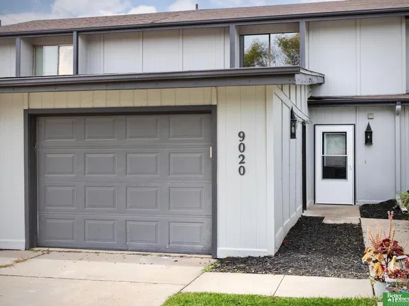 9020 Gary Cir, Omaha, NE 68138