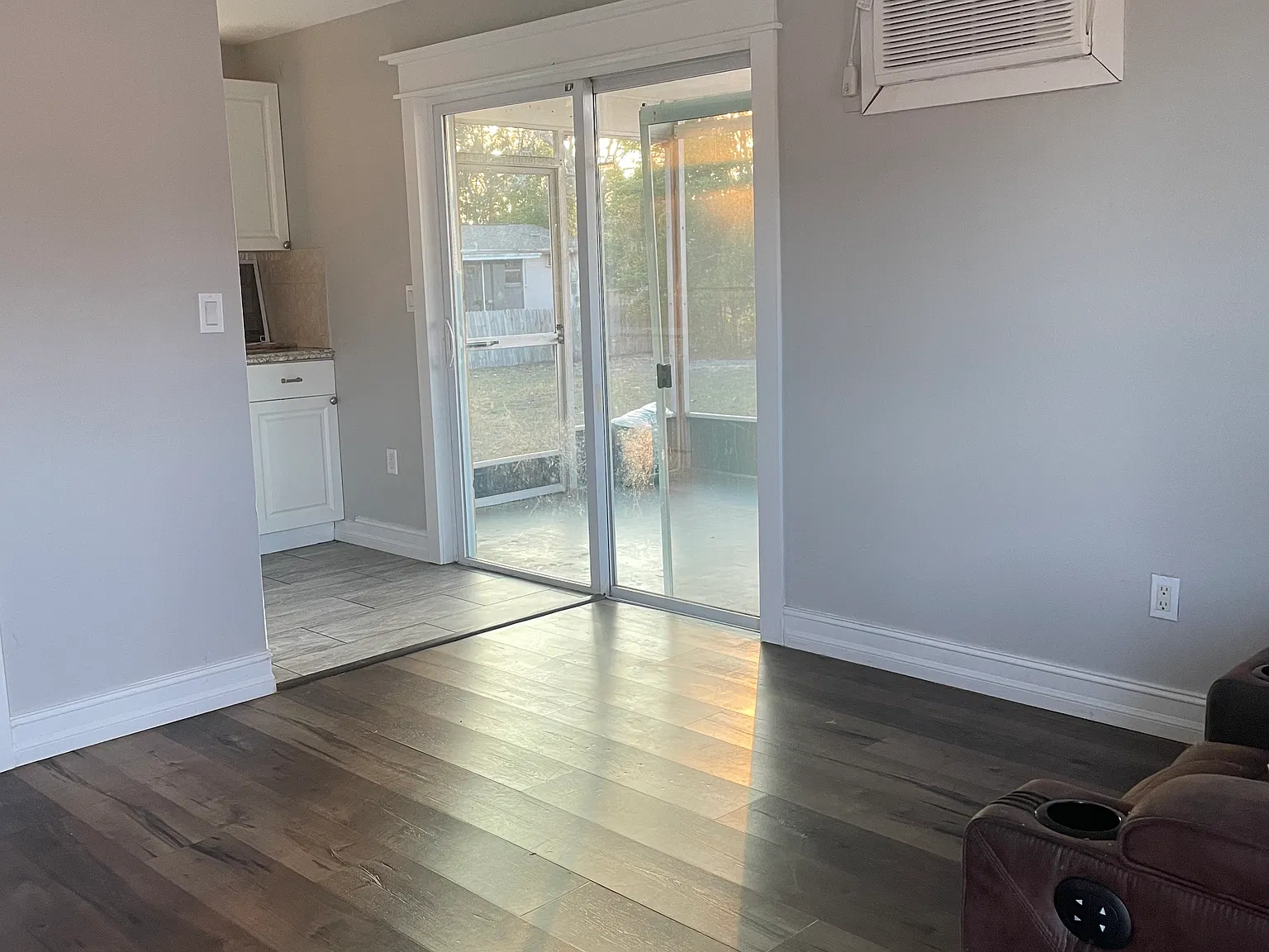 9376 Midway St — Photo 4