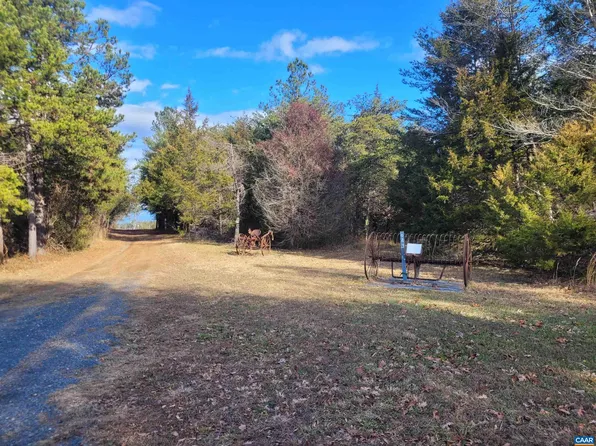 643 Mohansky Ln, Scottsville, VA 24590