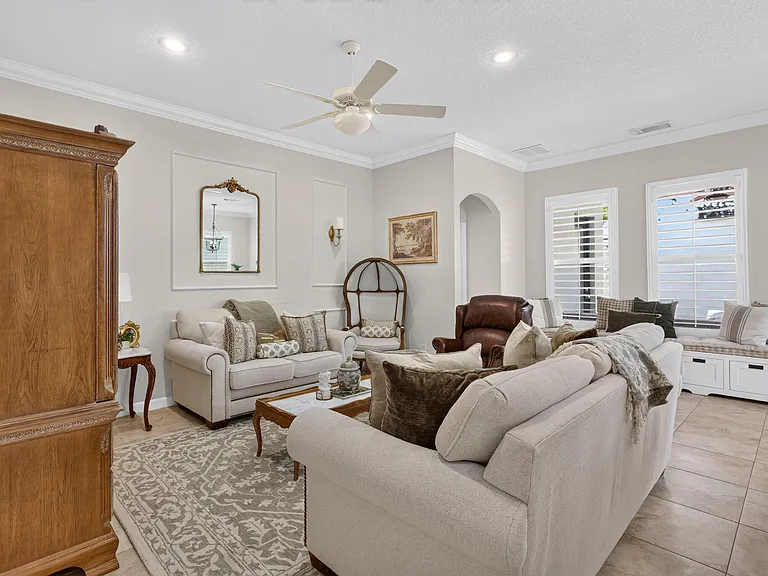 10542 SW Westlawn Blvd — Photo 30