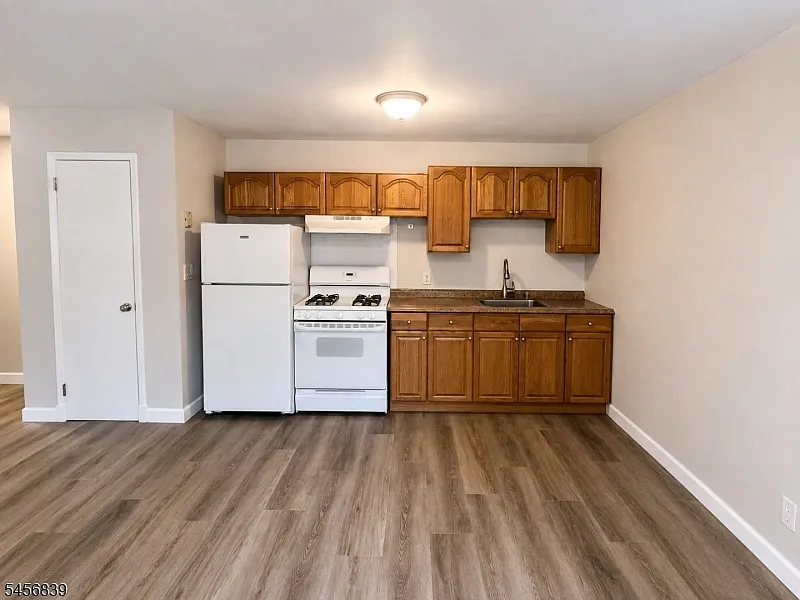 1 bed, 1.0 bath, $1,850 — Photo 4