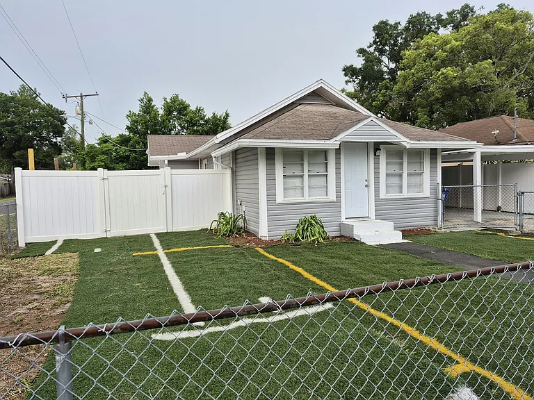1402 E Bougainvillea Ave — Photo 25
