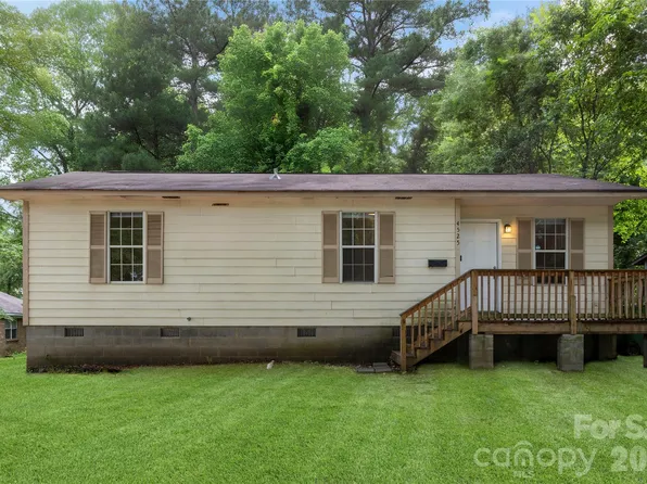 4525 Rolling Hill Dr, Charlotte, NC 28213