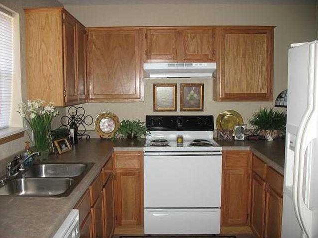 2nd image of 1841 W Pleasant Woods Dr