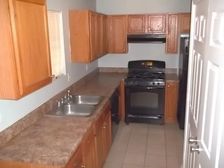 610 Waynes Ct SE — Photo 11