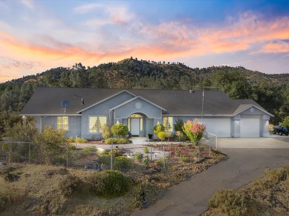 7870 Castle View Ln, Redding, CA 96001