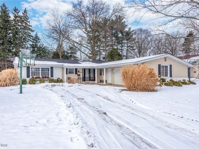 400 Appleblossom Ln, Bay Village, OH, 44140