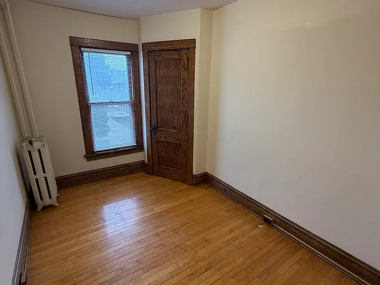916 E Gorham St #D — Photo 8
