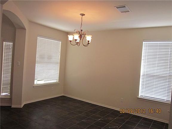 5th image of 319 Silverado Dr