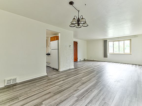 5th image of 115 Lenox Ave #1