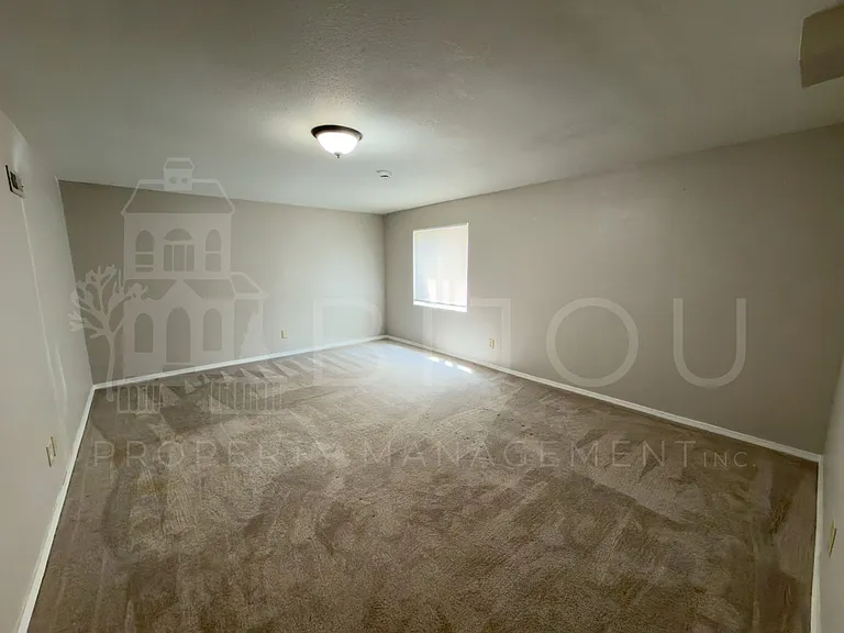 963 Bayfield Way — Photo 12