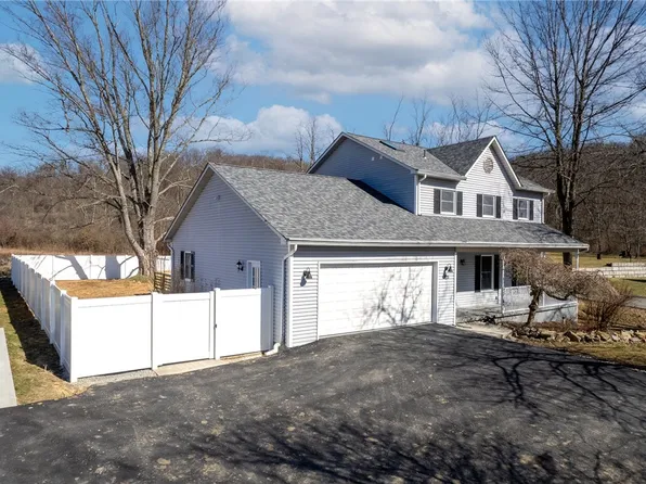 325 Lakeview Dr, Washington, PA 15301