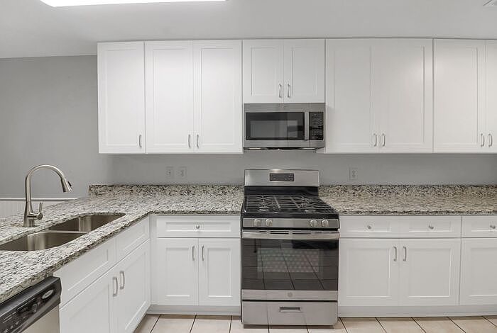 1st image of 259 Heathersett Dr SW