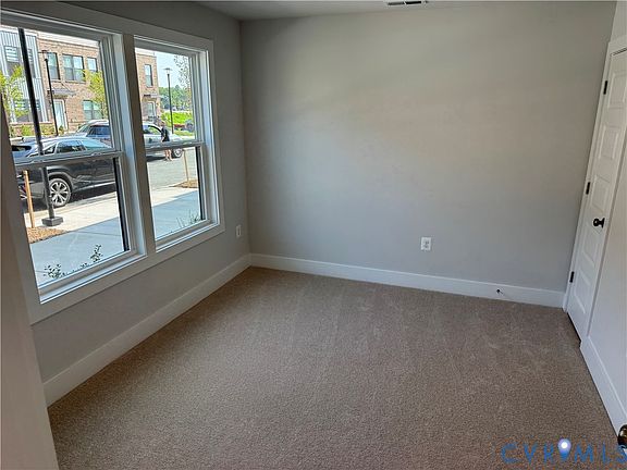 3rd image of 9435 Alquist St