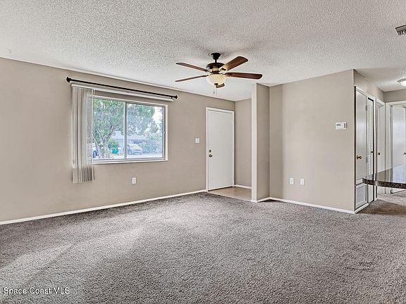 5th image of 135 S Suzanne Ct