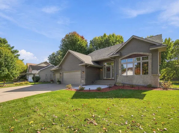 458 Coyote Trl, Lino Lakes, MN 55014
