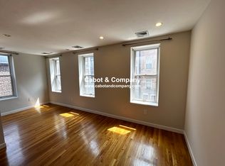 5 Grove St APT 3, Boston, MA 02114