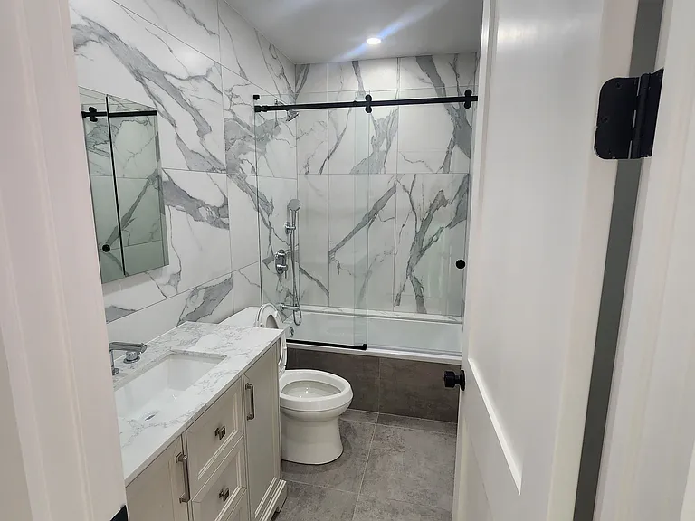 14 Hausman St #2R — Photo 4