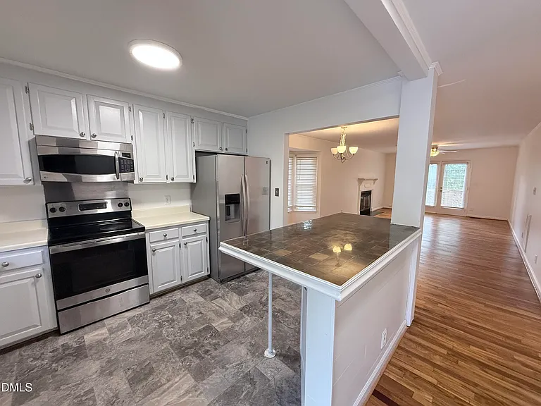 5544 Sharpe Dr — Photo 7