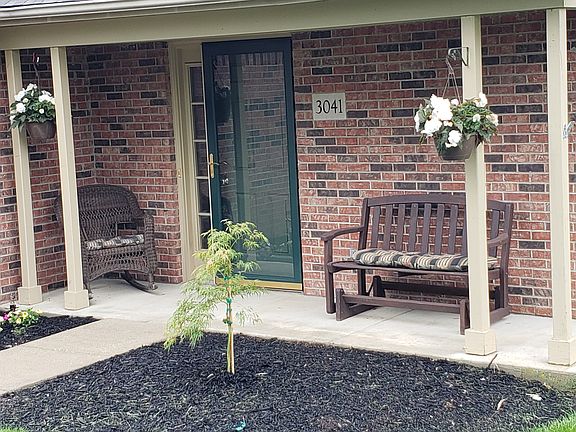 2nd image of 3041 Pine Manor Blvd