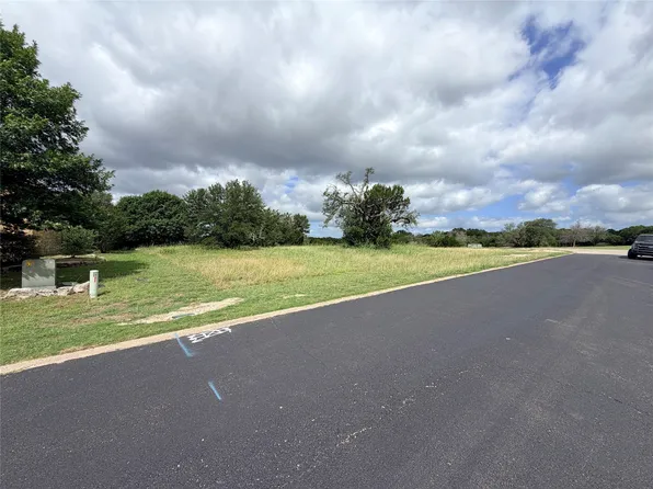 8202 Carnegie St, Cleburne, TX 76033