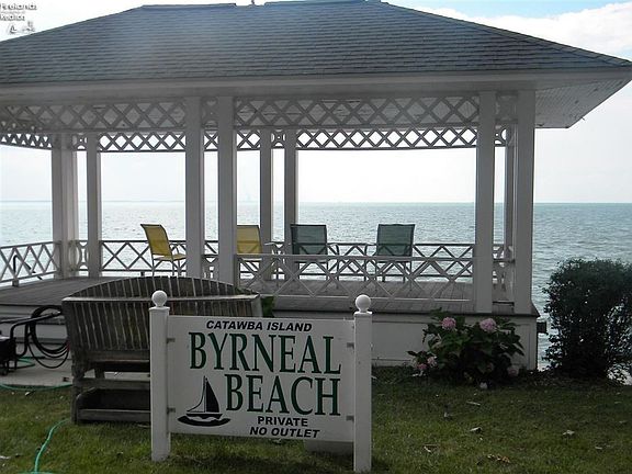 3rd image of 1095 N Byrneal Dr