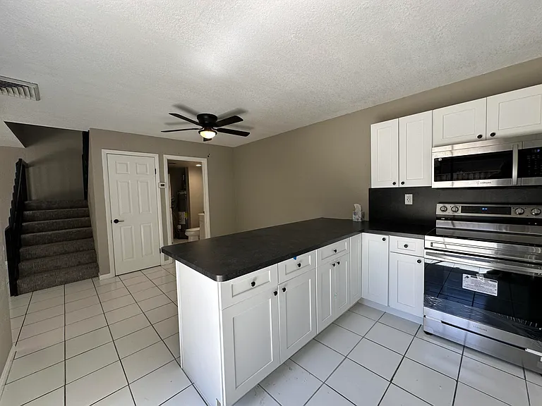 308 3rd Ct — Photo 7