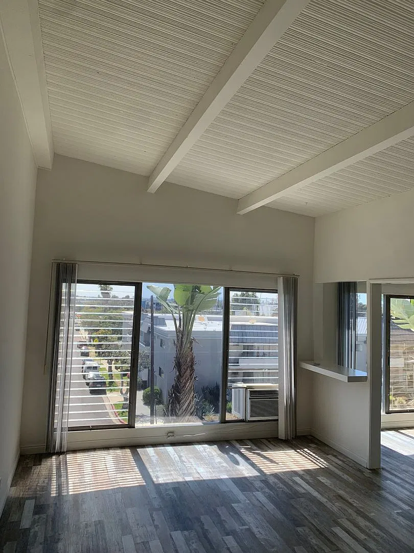 10777 Rose Avenue Properties — Photo 2