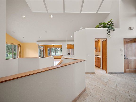 5th image of 1821 S Viewcrest Ln