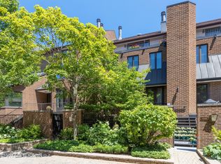1307 N Sutton Pl, Chicago, IL 60610